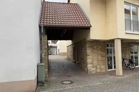 Der Zugang zum Weihnachtsmarkt erfolgt von der Schlossstraße aus. Besucher müssen ihren Impfnachweis und den Personalausweis vor Der Zugang zum Weihnachtsmarkt erfolgt von der Schlossstraße aus. Besucher müssen ihren Impfnachweis und den Personalausweis vor