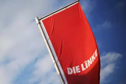 Die Linke fordert, dass, um Ungeimpfte zu erreichen, das Impfen dort stattfinden müsse, wo sie leben und ihren Alltag organisier