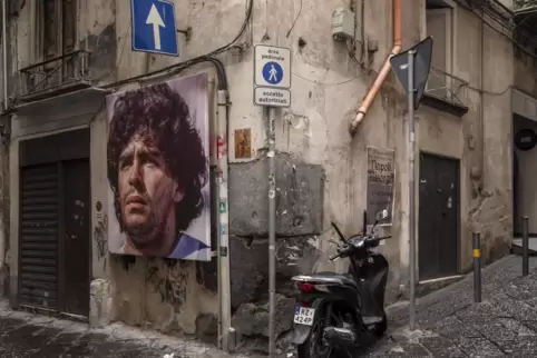 Der Goldjunge: Diego Armando Maradona wird ein Jahr nach dem Tod weiterhin gehuldigt. 