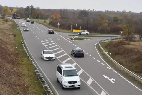 Bei den Bauarbeiten zu einer neuen Anschlussstelle ist die Bombe gefunden worden. 