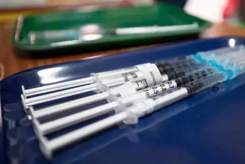 Bundesgesundheitsminister Jens Spahn hat Pläne für eine Impfpflicht für Beschäftigte in Pflegeheimen und Kliniken vorgelegt.