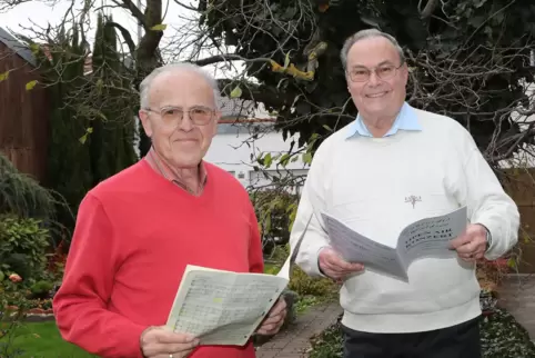 Können sich ein Leben ohne Gesang nicht vorstellen: (von links) Werner Tremmel und Richard Schweikert.