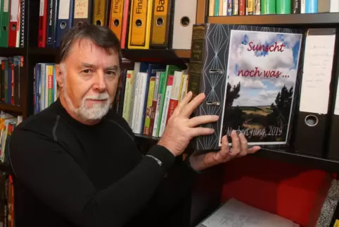Der ehemalige Lehrer Norbert Jung hat vier Bände über seinen Heimatort zusammengestellt. Ob ein fünftes Buch hinzukommt, ist noc