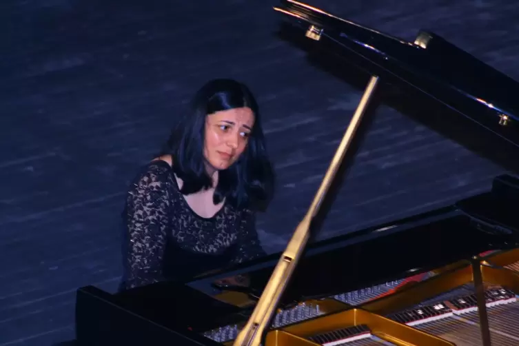 Spielt auch Stücke unbekannter albanischer Komponisten: Pianistin Dhurata Lazo.