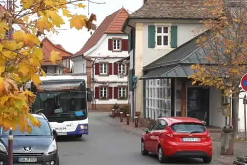Blick auf die Rhodter Weinstraße. Blick auf die Rhodter Weinstraße.