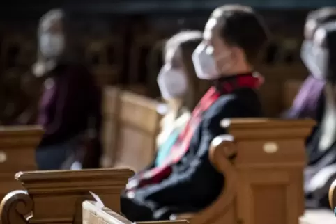 Die Kirchen verschärfen ihre Coronaregeln für den Gottesdienst. 
