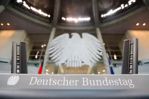 Lahmer AdlerIm Bundestag wird über die Pandemie diskutiert. Doch wo bleibt das Regierungshandeln? 