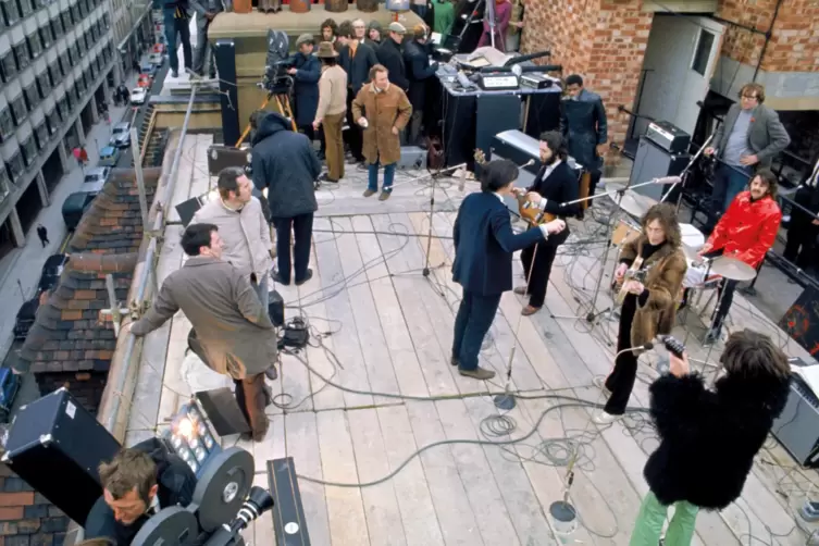 Höhepunkt der Sessions des jahres 1969: ein Rooftop-Konzert auf der Londoner Savile Row – der letzte Band-Auftritt der Beatles. 