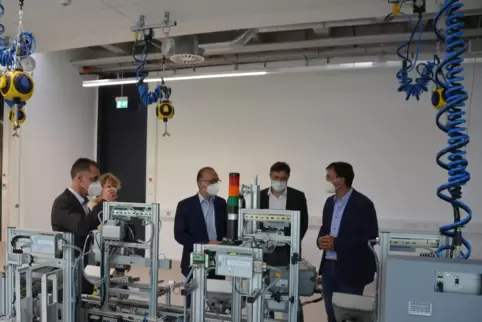 Im Sommer wurden erste Teile der Smart Factory geliefert. Die BBS hat hier eine Partnerschaft mit Schulen in Frankreich. 