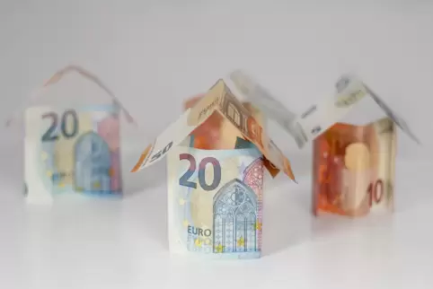 Quer durch den Donnersbergkreis werden Grundstücksbesitzer verstärkt zur Kasse gebeten. Das Land hat die Grundsteuer B als Instr Quer durch den Donnersbergkreis werden Grundstücksbesitzer verstärkt zur Kasse gebeten. Das Land hat die Grundsteuer B als Instr
