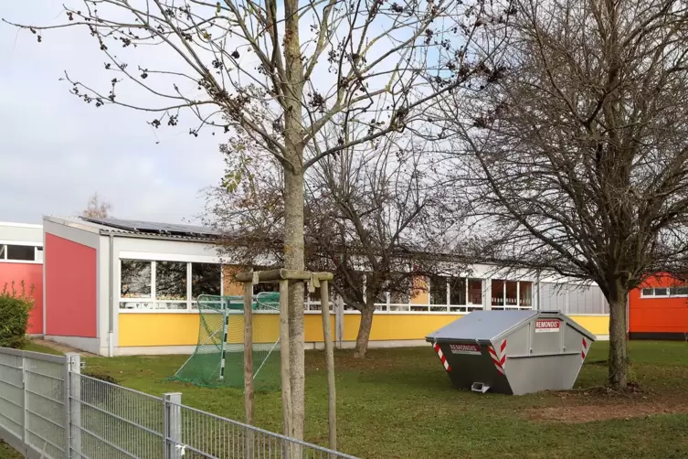 Die bereits erweiterte Grundschule Dammheim braucht noch einen zusätzlichen Flügel. 