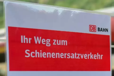 Nachts fahren am Wochenende zwischen Karlsruhe und Rastatt Busse statt Bahnen.