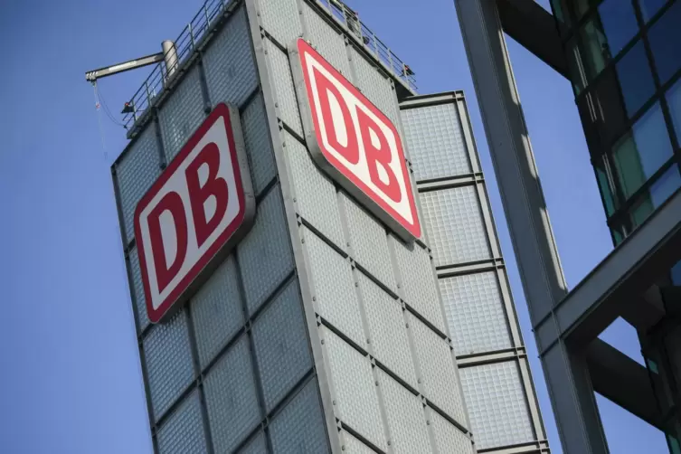  In den Aufsichtsräten der Deutschen Bahn und ihrer Tochterfirmen sitzen auch Abgeordnete und Ausschuss-Mitglieder des Bundestag