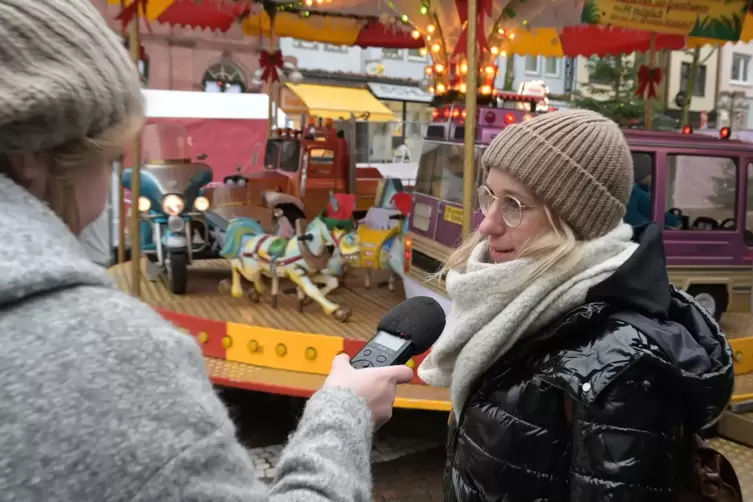 Gönnt sich und ihrem Sohn auf dem Belznickelmarkt eine kleine Auszeit: Nicole Mack. 
