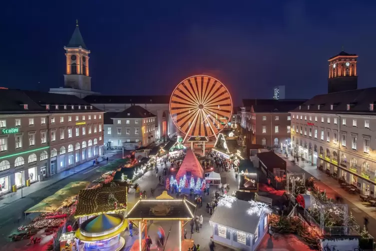 Ob der Weihnachtsmarkt in Karlsruhe weiter öffnen darf, entscheidet sich am Donnerstag.