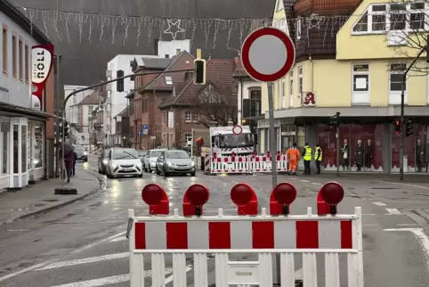 Schwieriger Start: Seit Mittwoch ist die Kaiserstraße am Landstuhler Pallmanns Eck in Fahrtrichtung Kindsbach gesperrt. Drei Mon