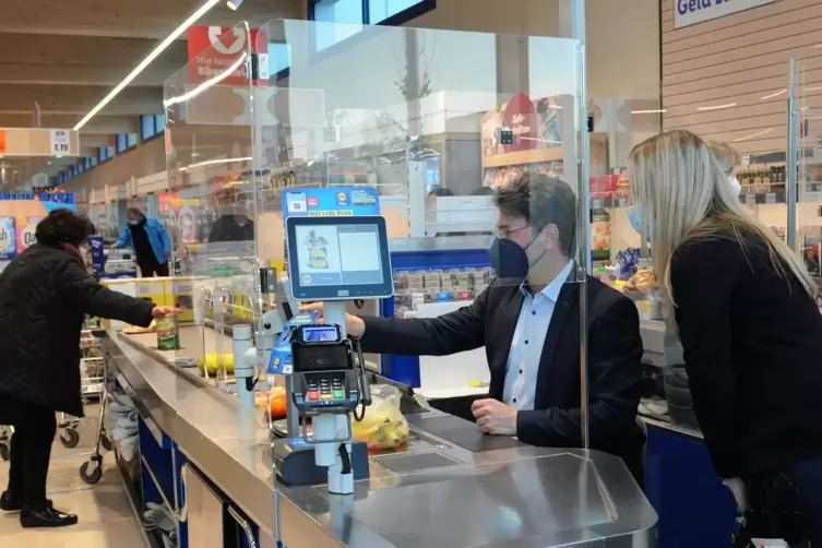 Kassierte am Er&ouml;ffnungstag: B&uuml;rgermeister Christoph Glogger. 