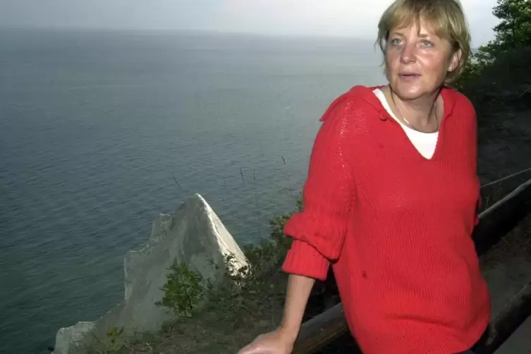 Angela Merkel und ihre erster Mann Ulrich sind gern in der Natur gewandert. Dieses Bild einer Wanderung auf Rügen ist aber erst 