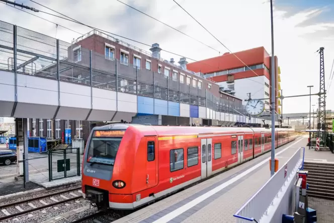 Im Berufsverkehr für BASF-Pendler aus der Pfalz werden künftig fast nur noch S-Bahn-Triebwagen eingesetzt.