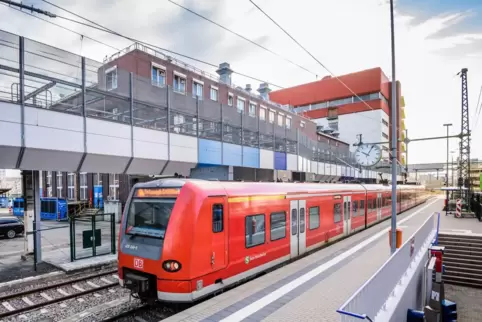Im Berufsverkehr für BASF-Pendler aus der Pfalz werden künftig fast nur noch S-Bahn-Triebwagen eingesetzt. 