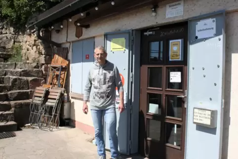 Markus Schattner betreibt mit seinen Eltern die Burgschänke.