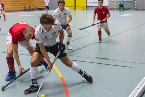 In letzter Sekunde entschieden die Dürkheimer um Dominik Mehrain (am Ball) das Spiel gegen Rot-Weiß München. 