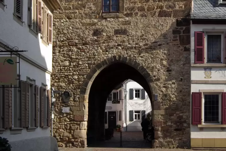 In Neustadt ist heute keines der mittelalterlichen Stadttore mehr erhalten, anders als hier das innere Eisentor in Freinsheim. I