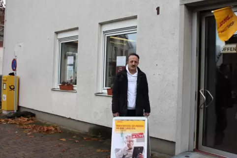 In der Schneiderei von Hussam Hito ist ein Paketshop untergebracht. 
