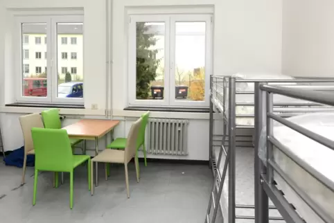 Bisher vor der Stadt genutzt: Gebäude der Kaserne am Birkenweg bei der Eröffnung 2015. Bisher vor der Stadt genutzt: Gebäude der Kaserne am Birkenweg bei der Eröffnung 2015.