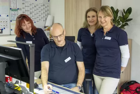 Das Team von Schott Pflegedienst: von links Katja Bücklein-Bernhard, Detlev Schott, Aksana Paulus und Elisabeth Thiessen.