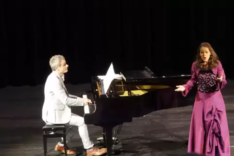 Beeindruckten das Publikum mit Können und Emotionalität: Pianist Georg Lefkidis und Sopranistin Antonietta Jana.