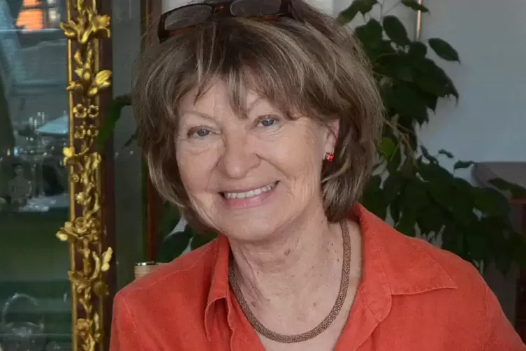 Reinhild M&uuml;ller-Hasse gibt nach &uuml;ber 30 Jahren den Vorsitz der Stiftskantorei ab. 