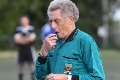 Will auch weiterhin Spiele leiten: Gerhard Gandert aus Elmstein. 