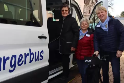 Bürgerbus-Team: Gisela Rennholz, Petra Laforce-Blanz und Michael Popow (von links).