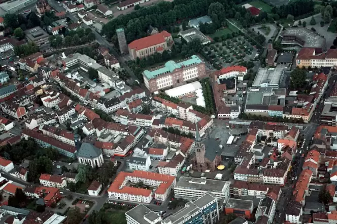 In der Innenstadt wohnen viele Zweibrücker zur Miete. In der Innenstadt wohnen viele Zweibrücker zur Miete.