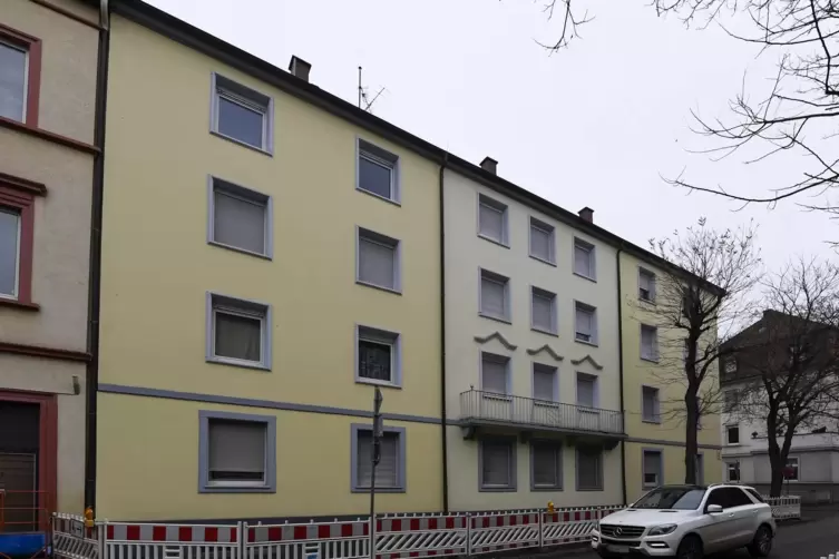 Bereits am 30. November mussten die Mieter in diesem Gebäude in der Pilgerstraße nach einem Ortstermin der Bauaufsicht ihre Wohn