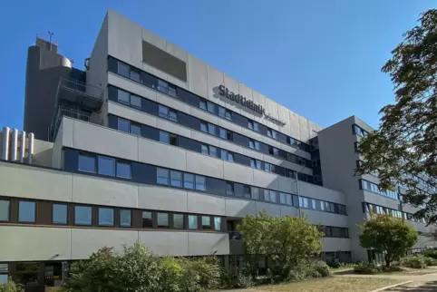 Die Sozialdemokraten fordern ein Ende des Vorgehens gegen frühere Spitzenkräfte des Frankenthaler Krankenhauses. Die Sozialdemokraten fordern ein Ende des Vorgehens gegen frühere Spitzenkräfte des Frankenthaler Krankenhauses.