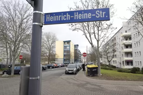 Blick in die Heinrich-Heine-Straße im Dichterviertel in Süd.