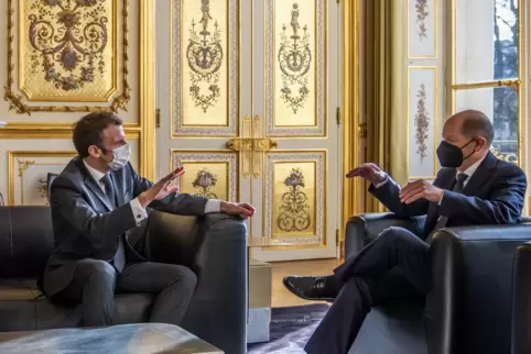Gespräch in prächtigem Rahmen: Emmanuel Macron (links) und Olaf Scholz.