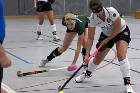 TG-Verteidigerin Esther Peikert (vorne) sorgte mit ihrem Eckentor zum 2:0 für die Vorentscheidung. 