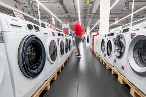Bei Anschaffungen wie einer neuen Waschmaschine kann eine Null-Prozent-Finanzierung sinnvoll sein.