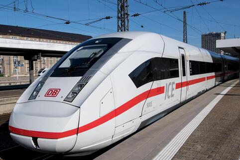 Die Bahncard 100 gilt deutschlandweit in allen ICE-Zügen. Auf der Strecke von München (Foto) nach Mannheim wird nun vor allem de