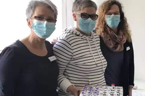 Claudia Czekalla, Nicole Frey und Doris Fürst (von links) investieren viel mehr Zeit in die Organisation, Verwaltung und Dokumen