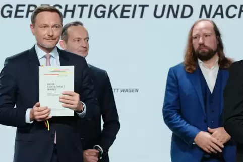 Anders als vielfach erwartet wurde der Grünen-Verkehrsexperte Anton Hofreiter (rechts) in der Ampelkoalition nicht Minister. Das