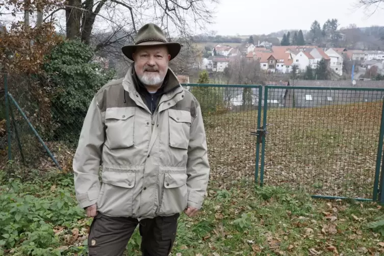 In Fischbach stand einmal ein Kloster, heute hat es sich zu einem modernen Dorf entwickelt. Hobbyhistoriker Norbert Klein kennt 