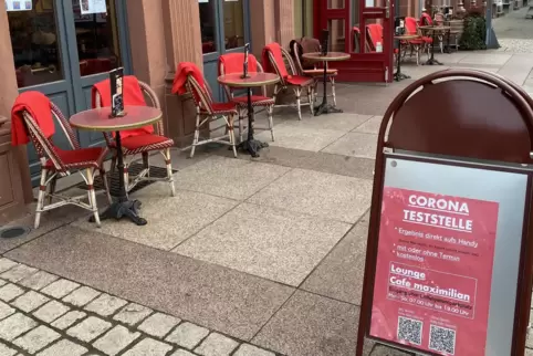 Maximilian: Hinweis auf Schnelltest-Angebot. Maximilian: Hinweis auf Schnelltest-Angebot.