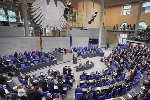Deutscher Bundestag: Die FDP-Fraktion möchte nicht mehr neben den AfD-Abgeordneten sitzen.