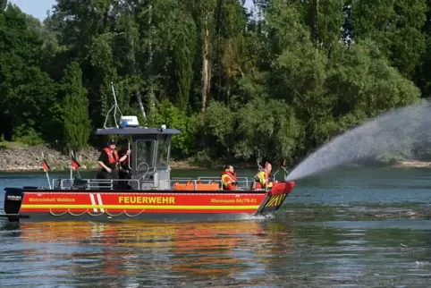 Investitionen in die Feuerwehr: Die Wehreinheit Waldsee bekam 2019 ein neues Mehrzweckboot (unser Foto), nun ist noch eine Ersat