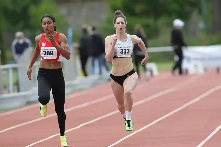 Starke Sprinterin: Die Weselbergerin Denise Petry (rechts) findet man &uuml;ber 100, 200 und 4x100 Meter in der Jahresbestenliste des