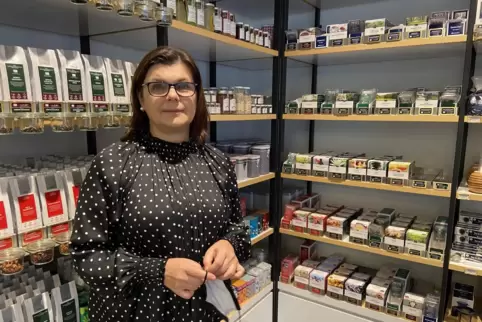 Filialleiterin Klara Preg arbeitet schon fast 30 Jahre bei Tee Gschwender. 